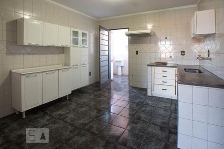 Apartamento para alugar com 83m², 2 quartos e 2 vagasCozinha