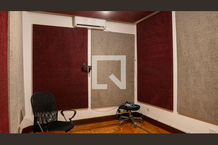 Apartamento à venda com 95m², 3 quartos e sem vaga Apartamento à venda com 95m², 3 quartos e sem vagaStudio