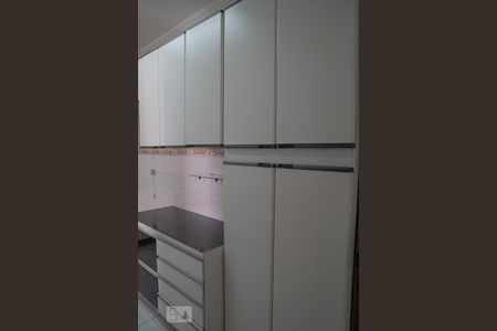 Apartamento à venda com 68m², 2 quartos e 2 vagasArmarios Cozinha