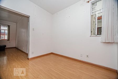 Apartamento à venda com 75m², 2 quartos e sem vagaSala