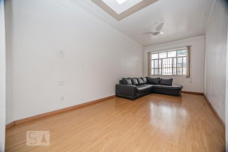 Apartamento à venda com 75m², 2 quartos e sem vagaSala