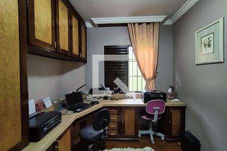 Casa à venda com 430m², 4 quartos e 8 vagas Casa à venda com 430m², 4 quartos e 8 vagasEscritório