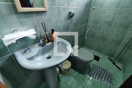 Casa à venda com 430m², 4 quartos e 8 vagas Casa à venda com 430m², 4 quartos e 8 vagasBanheiro 4