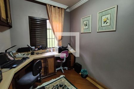 Casa à venda com 430m², 4 quartos e 8 vagas Casa à venda com 430m², 4 quartos e 8 vagasEscritório