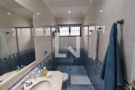 Casa à venda com 430m², 4 quartos e 8 vagas Casa à venda com 430m², 4 quartos e 8 vagasBanheiro 1