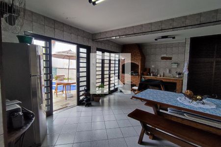 Casa à venda com 430m², 4 quartos e 8 vagas Casa à venda com 430m², 4 quartos e 8 vagasÁrea gourmet