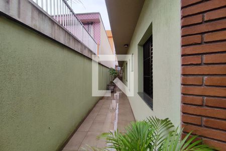 Casa à venda com 430m², 4 quartos e 8 vagas Casa à venda com 430m², 4 quartos e 8 vagasCorredor