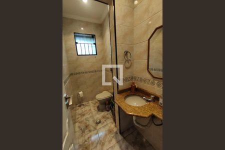 Casa à venda com 430m², 4 quartos e 8 vagas Casa à venda com 430m², 4 quartos e 8 vagasBanheiro 2