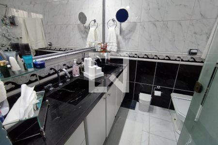 Casa à venda com 430m², 4 quartos e 8 vagas Casa à venda com 430m², 4 quartos e 8 vagasBanheiro da Suíte