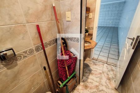 Casa à venda com 430m², 4 quartos e 8 vagas Casa à venda com 430m², 4 quartos e 8 vagasBanheiro 2