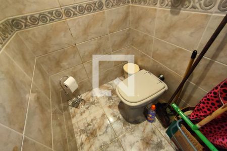 Casa à venda com 430m², 4 quartos e 8 vagas Casa à venda com 430m², 4 quartos e 8 vagasBanheiro 2