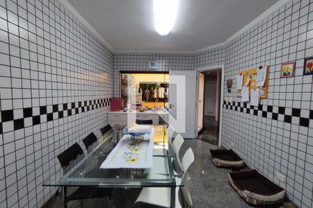 Casa à venda com 430m², 4 quartos e 8 vagas Casa à venda com 430m², 4 quartos e 8 vagasCozinha