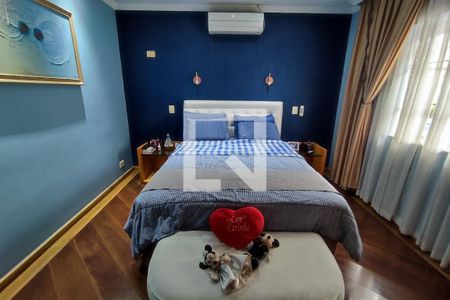 Casa à venda com 430m², 4 quartos e 8 vagas Casa à venda com 430m², 4 quartos e 8 vagasQuarto Suíte