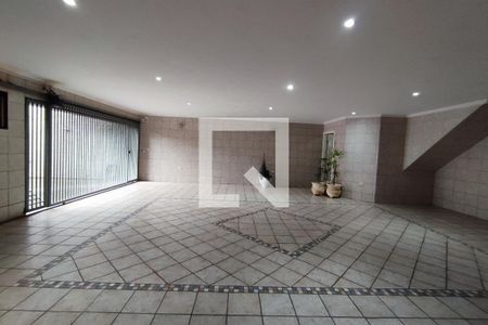 Casa à venda com 430m², 4 quartos e 8 vagas Casa à venda com 430m², 4 quartos e 8 vagasGaragem