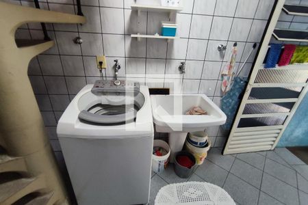 Casa à venda com 430m², 4 quartos e 8 vagas Casa à venda com 430m², 4 quartos e 8 vagasÁrea de Serviço