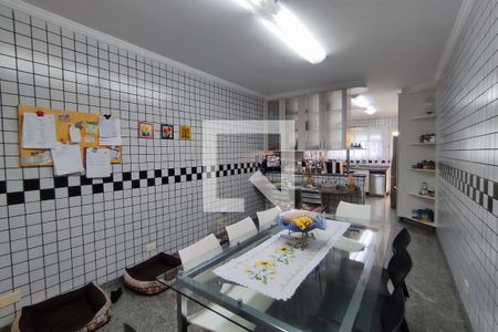 Casa à venda com 430m², 4 quartos e 8 vagas Casa à venda com 430m², 4 quartos e 8 vagasCozinha