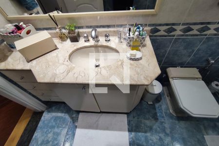 Casa à venda com 430m², 4 quartos e 8 vagas Casa à venda com 430m², 4 quartos e 8 vagasBanheiro 1