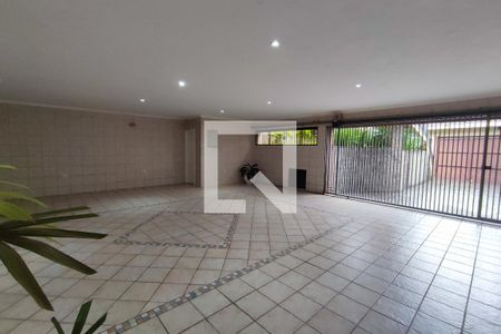 Casa à venda com 430m², 4 quartos e 8 vagas Casa à venda com 430m², 4 quartos e 8 vagasGaragem