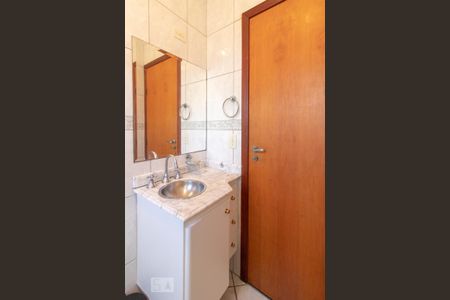 Casa à venda com 130m², 3 quartos e 2 vagas Casa à venda com 130m², 3 quartos e 2 vagasBanheiro