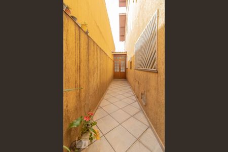 Casa à venda com 130m², 3 quartos e 2 vagas Casa à venda com 130m², 3 quartos e 2 vagasCorredor Lateral