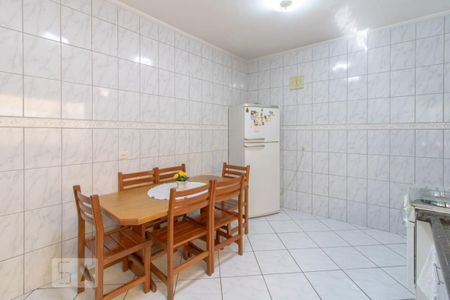 Casa à venda com 130m², 3 quartos e 2 vagas Casa à venda com 130m², 3 quartos e 2 vagasCozinha
