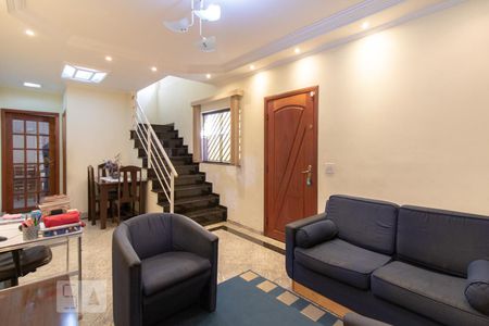 Casa à venda com 130m², 3 quartos e 2 vagas Casa à venda com 130m², 3 quartos e 2 vagasSala