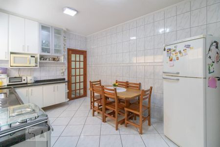 Casa à venda com 130m², 3 quartos e 2 vagas Casa à venda com 130m², 3 quartos e 2 vagasCozinha