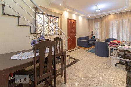 Casa à venda com 130m², 3 quartos e 2 vagas Casa à venda com 130m², 3 quartos e 2 vagasSala