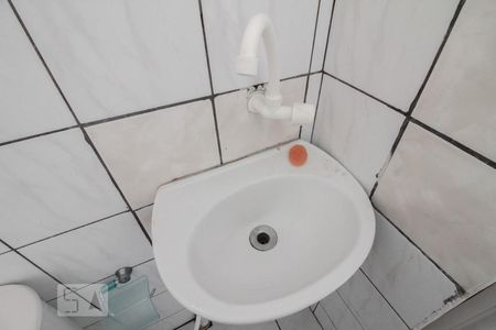 banheiro de casa para alugar com 1 quarto, 40m² em Vila Arcádia, São Paulo