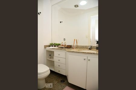 Apartamento à venda com 256m², 4 quartos e 5 vagasLavabo