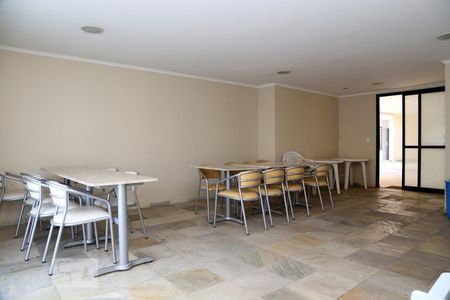 Apartamento à venda com 256m², 4 quartos e 5 vagasÁrea comum - Salão de festas