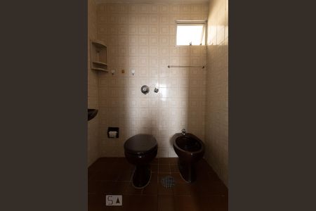 Banheiro de apartamento para alugar com 3 quartos, 65m² em Vila Bertioga, São Paulo