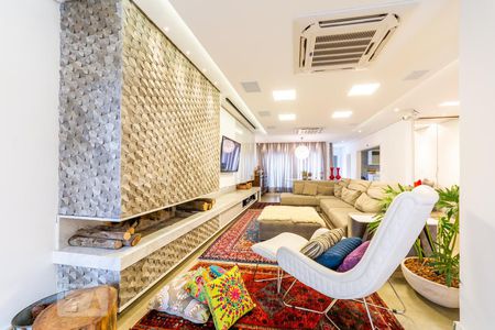 Casa à venda com 332m², 3 quartos e 4 vagasSala