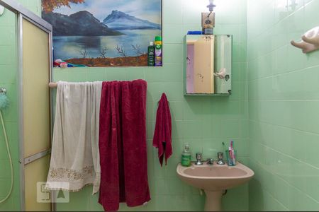 Casa à venda com 225m², 3 quartos e 2 vagasBanheiro