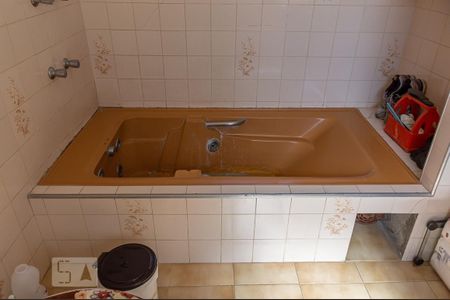 Casa à venda com 225m², 3 quartos e 2 vagasBanheiro da Suíte