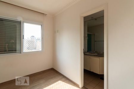 Suite de apartamento para alugar com 3 quartos, 80m² em Vila Olímpia, São Paulo