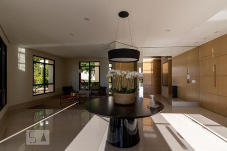 Apartamento à venda com 211m², 4 quartos e 3 vagas Apartamento à venda com 211m², 4 quartos e 3 vagasHall social