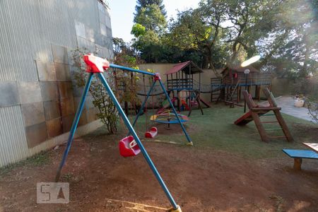 Apartamento à venda com 211m², 4 quartos e 3 vagas Apartamento à venda com 211m², 4 quartos e 3 vagasÁrea Comum - Playground