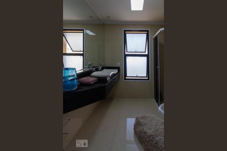 Apartamento à venda com 211m², 4 quartos e 3 vagas Apartamento à venda com 211m², 4 quartos e 3 vagasBanheiro da Suíte 1