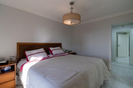 Apartamento à venda com 211m², 4 quartos e 3 vagas Apartamento à venda com 211m², 4 quartos e 3 vagasSuíte master