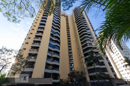 Apartamento à venda com 211m², 4 quartos e 3 vagas Apartamento à venda com 211m², 4 quartos e 3 vagasFachada