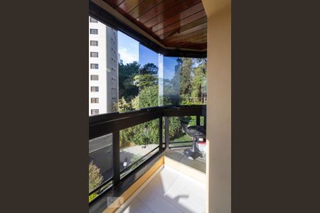 Apartamento à venda com 211m², 4 quartos e 3 vagas Apartamento à venda com 211m², 4 quartos e 3 vagasSacada Suíte 1