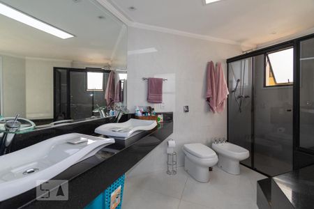 Apartamento à venda com 211m², 4 quartos e 3 vagas Apartamento à venda com 211m², 4 quartos e 3 vagasBanheiro Suíte master