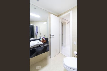 Apartamento à venda com 211m², 4 quartos e 3 vagas Apartamento à venda com 211m², 4 quartos e 3 vagasBanheiro