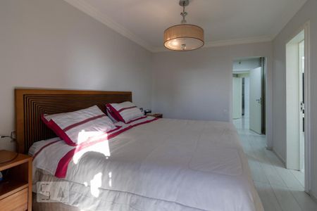 Apartamento à venda com 211m², 4 quartos e 3 vagas Apartamento à venda com 211m², 4 quartos e 3 vagasSuíte master