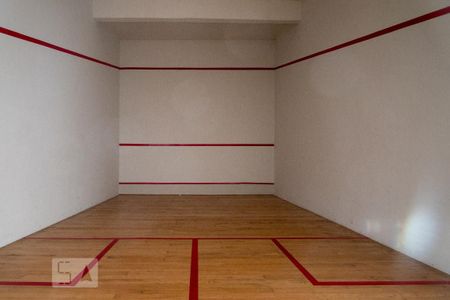 Apartamento à venda com 211m², 4 quartos e 3 vagas Apartamento à venda com 211m², 4 quartos e 3 vagasQuadra Squash