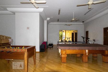 Apartamento à venda com 211m², 4 quartos e 3 vagas Apartamento à venda com 211m², 4 quartos e 3 vagasSala de Jogos