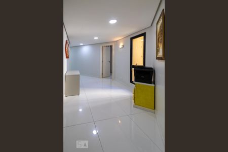 Apartamento à venda com 211m², 4 quartos e 3 vagas Apartamento à venda com 211m², 4 quartos e 3 vagasHall das Suítes