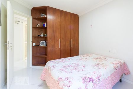 Apartamento à venda com 211m², 4 quartos e 3 vagas Apartamento à venda com 211m², 4 quartos e 3 vagasQuarto 2