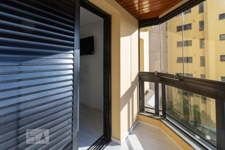 Apartamento à venda com 211m², 4 quartos e 3 vagas Apartamento à venda com 211m², 4 quartos e 3 vagasSacada Suíte master